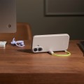 Apple Etui z podpórką Beats Kickstand zgodne z MagSafe i panelem Sterowanie aparatem do iPhonea 17 - boksytowy beżowy