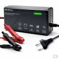 Qoltec Ładowarka do akumulatora LiFePO4 12V | 10A | PF 0.9 | LED